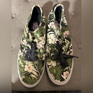 Vans women’s shoes low green palm tree floral Hawaiian women’s size 10.